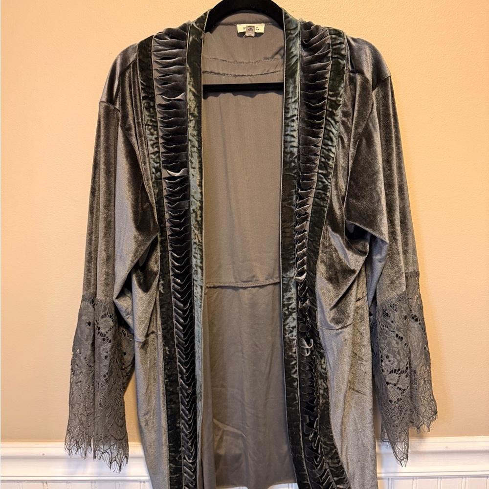POL Velvet Duster with‎ Lace Trim - Gray